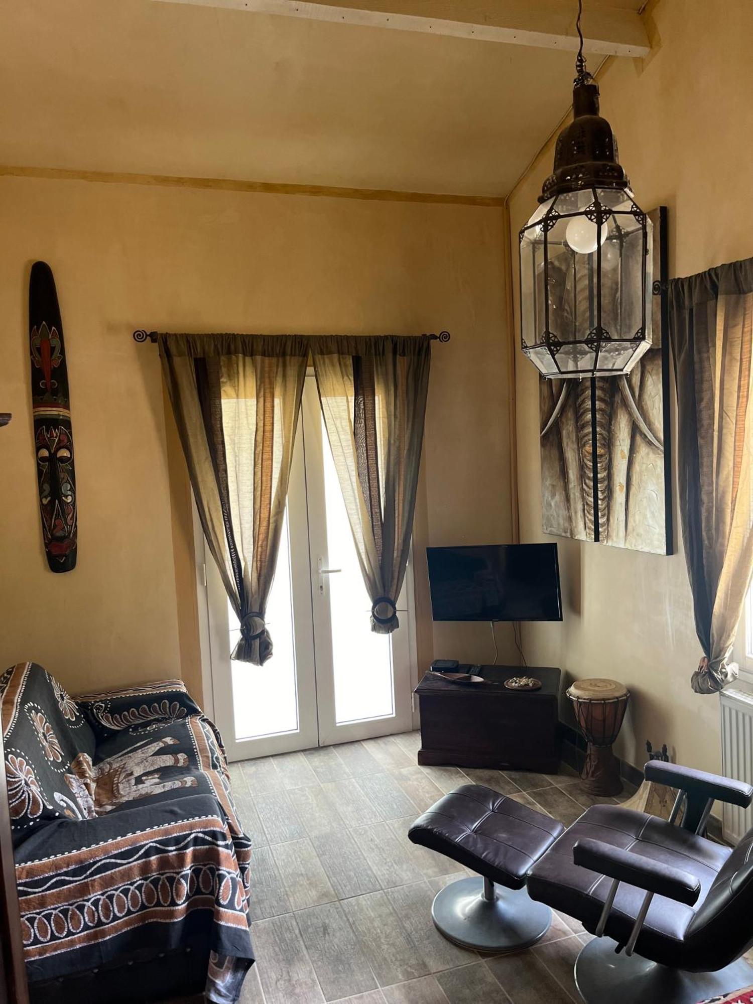 Chambre D'Hotes La Tour-dʼAigues Eksteriør billede
