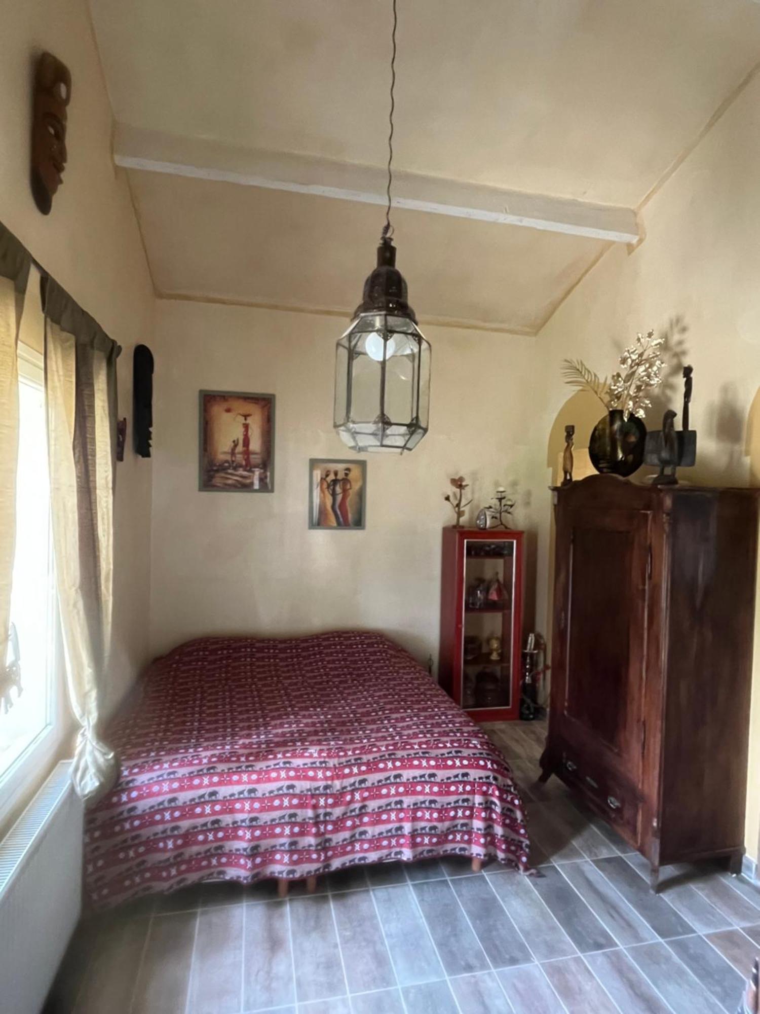 Chambre D'Hotes La Tour-dʼAigues Eksteriør billede